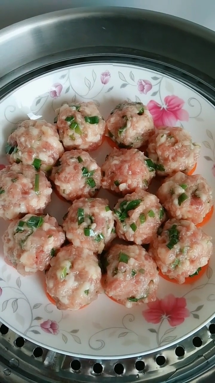 美食#清蒸肉丸子,不用油炸不油腻,太美味了