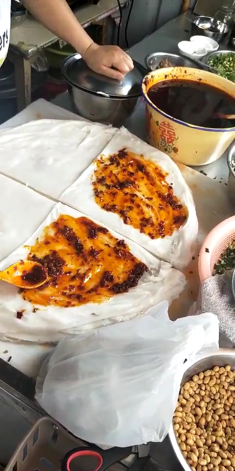 来自贵州的裹粉,必须多放点辣椒,吃起来很过瘾