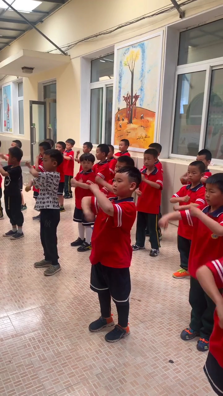 可爱到爆了#六一儿童节吃鸡舞98k舞蹈教学