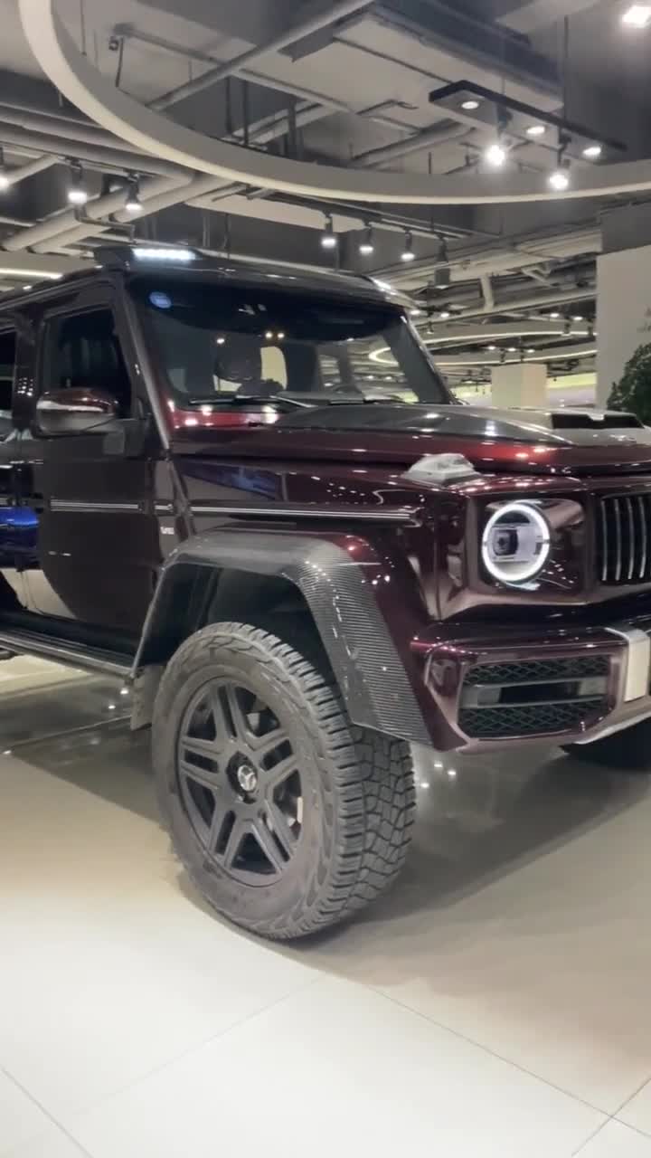 价值400万的全新奔驰大g,4x4版本更高的底盘和车身设计!
