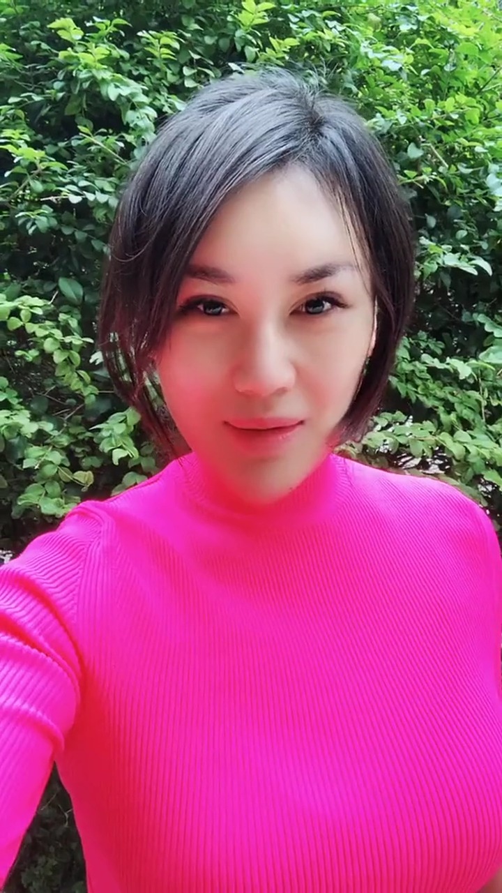 明星娱乐#邹文静:刚刚跑完五公里结束