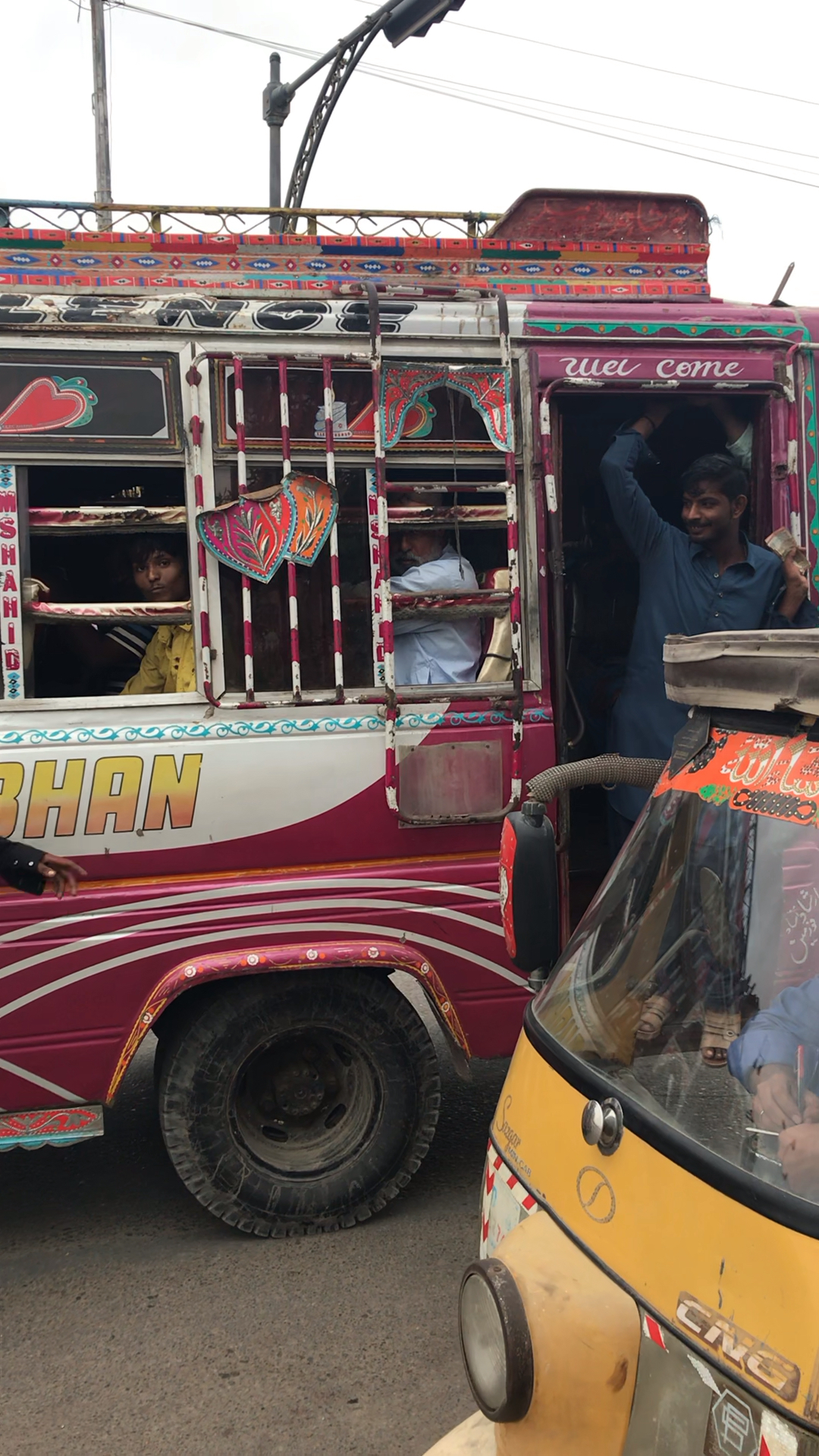 巴基斯坦漂亮的公交车