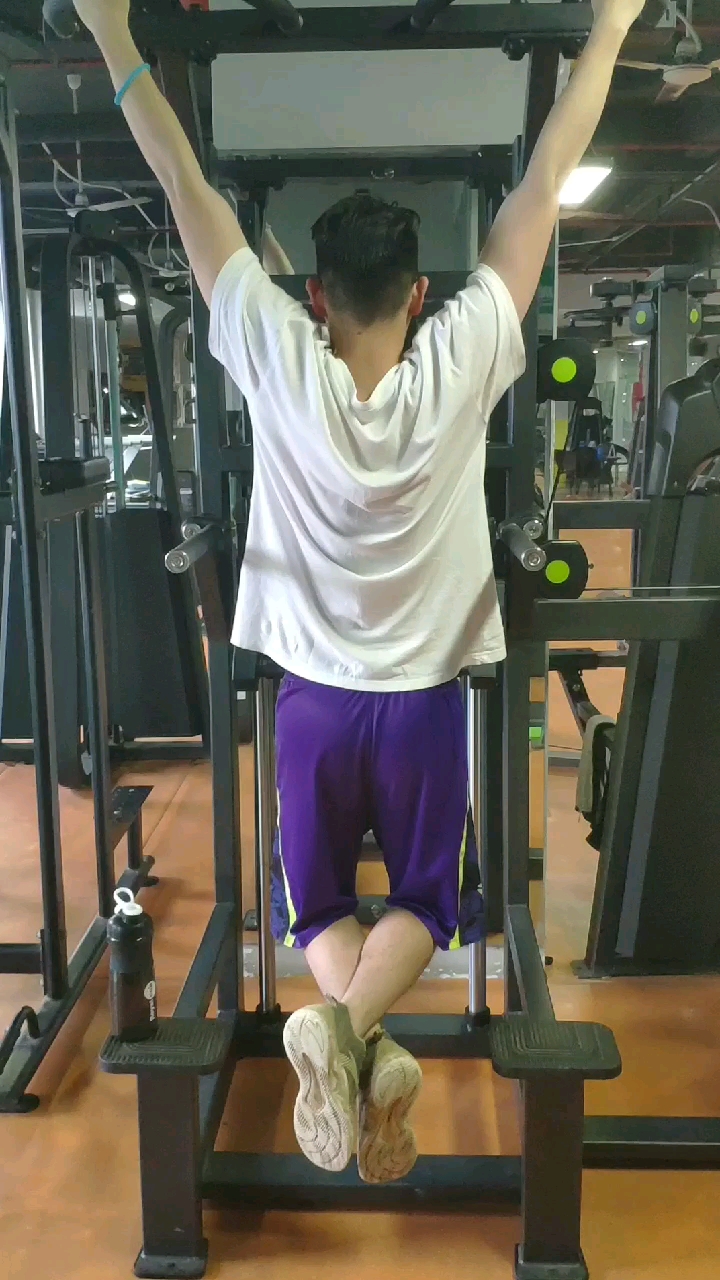 新手推荐:如何做好背部黄金动作引体向上!