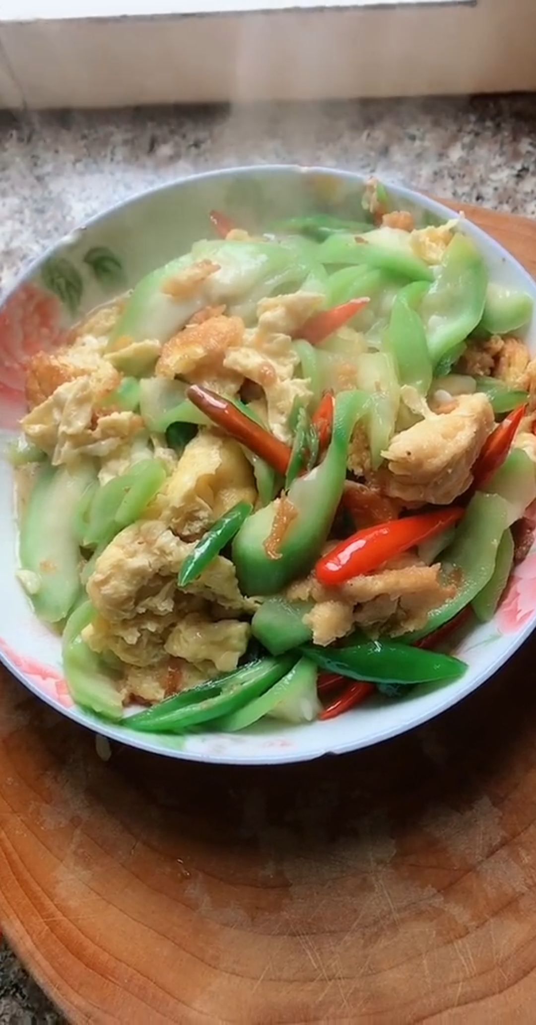 自制美食#家常菜,丝瓜炒鸡蛋,味道还是不错的