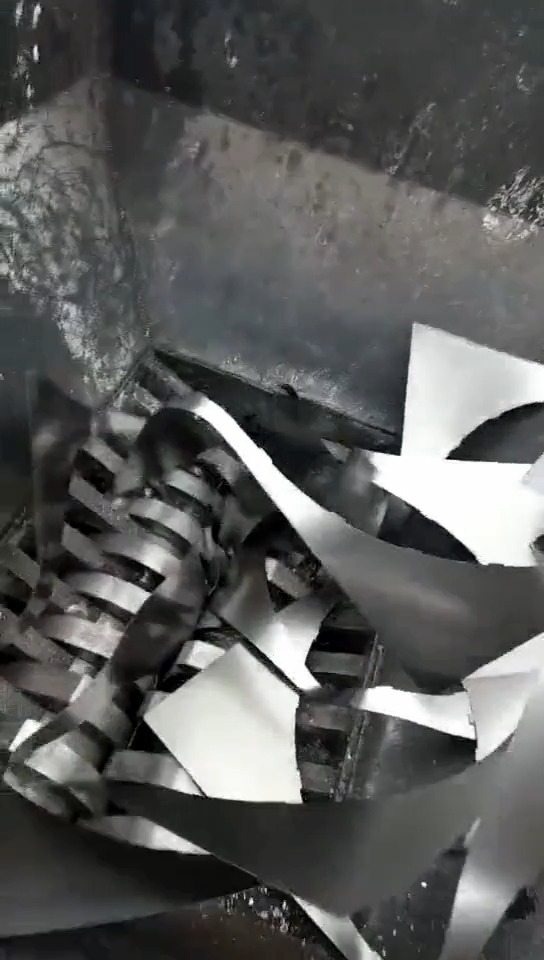 铁皮下脚料撕碎机#铁皮下脚料撕碎机,粉碎铁皮废铁回收的好帮手