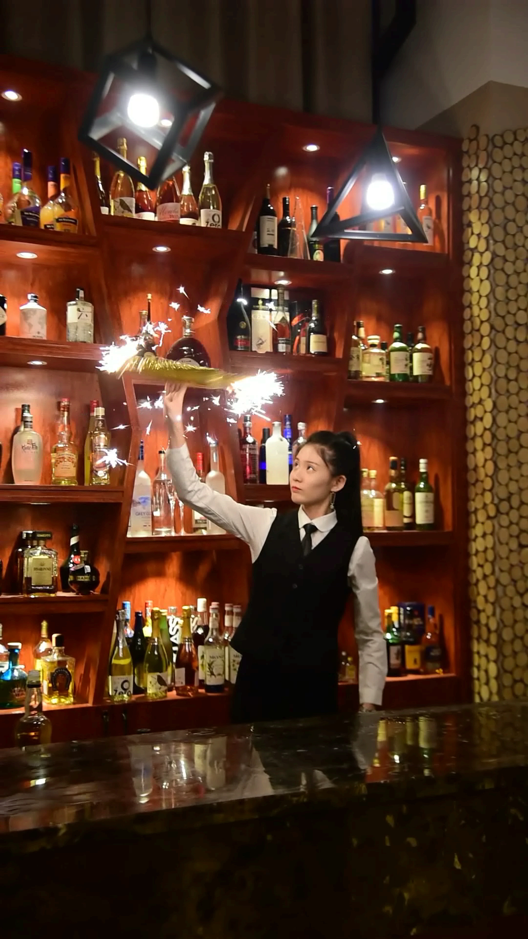 花式调酒师#烟花再美,______?