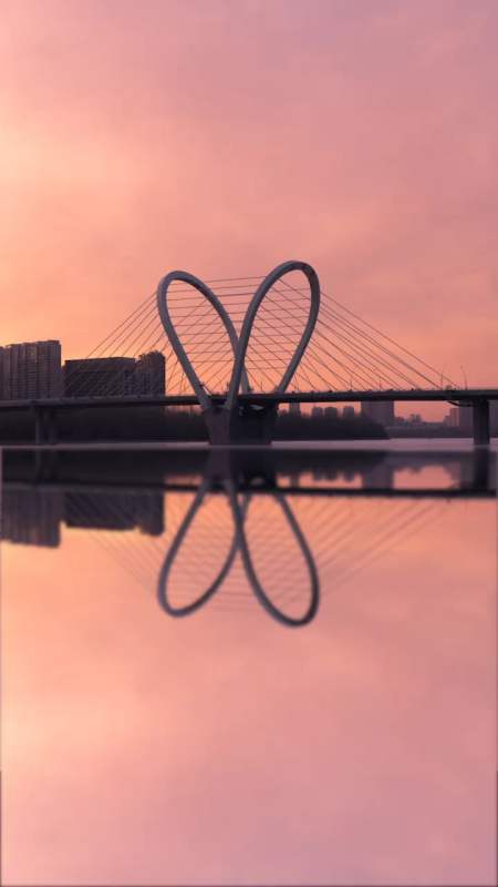 沈阳#沈阳有座心型的桥,如果有人给你发晚霞的照片,不要回好看,要回