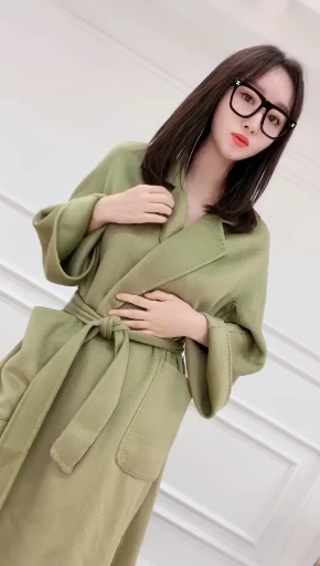 你喜欢的样子我都有#2019今年最流行的正版正品品牌牛油果色妮子外套