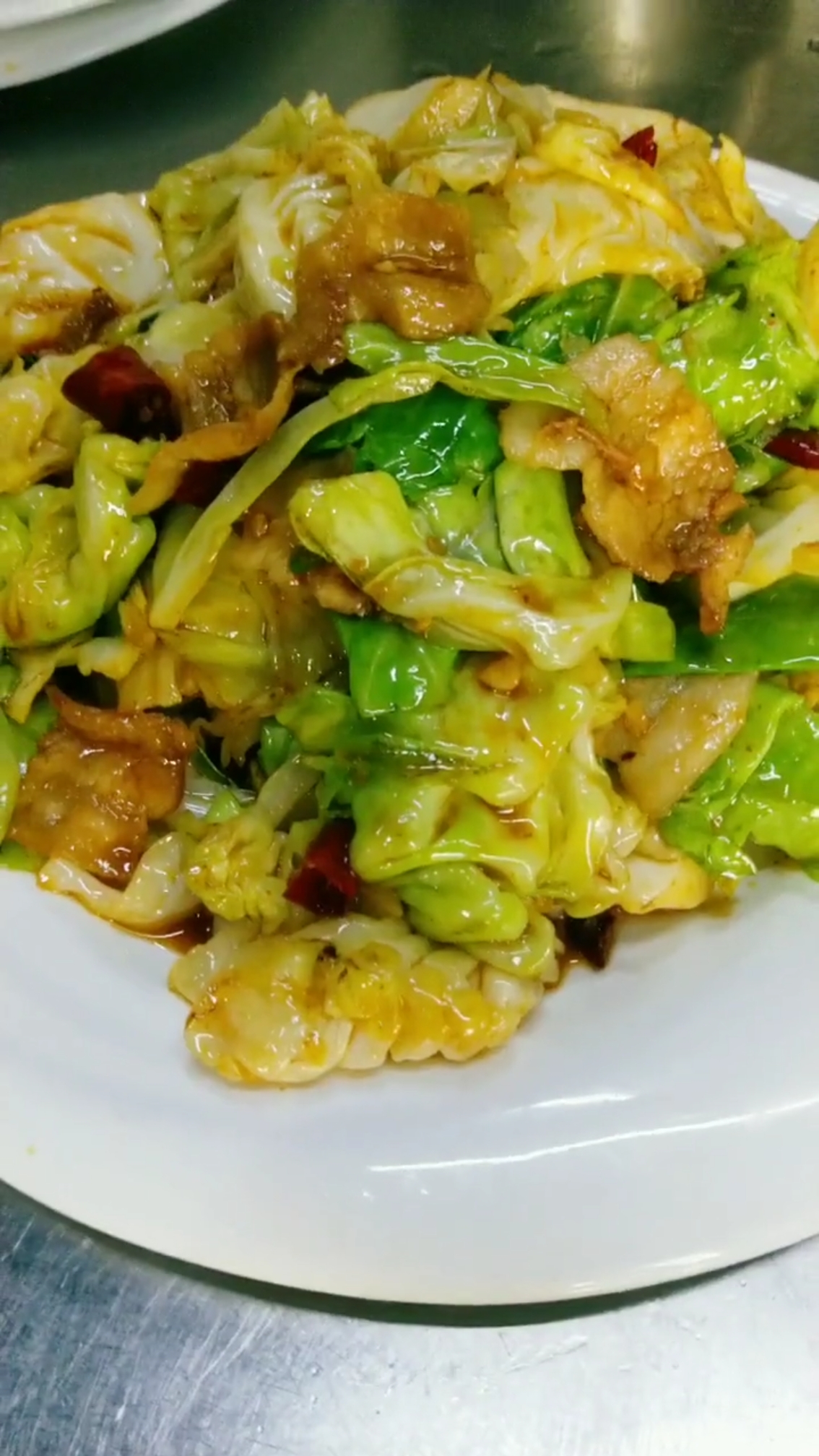 美食宏哥故事汇#嘎达白炒五花肉怎么样炒最好吃,仔细看.-度小视