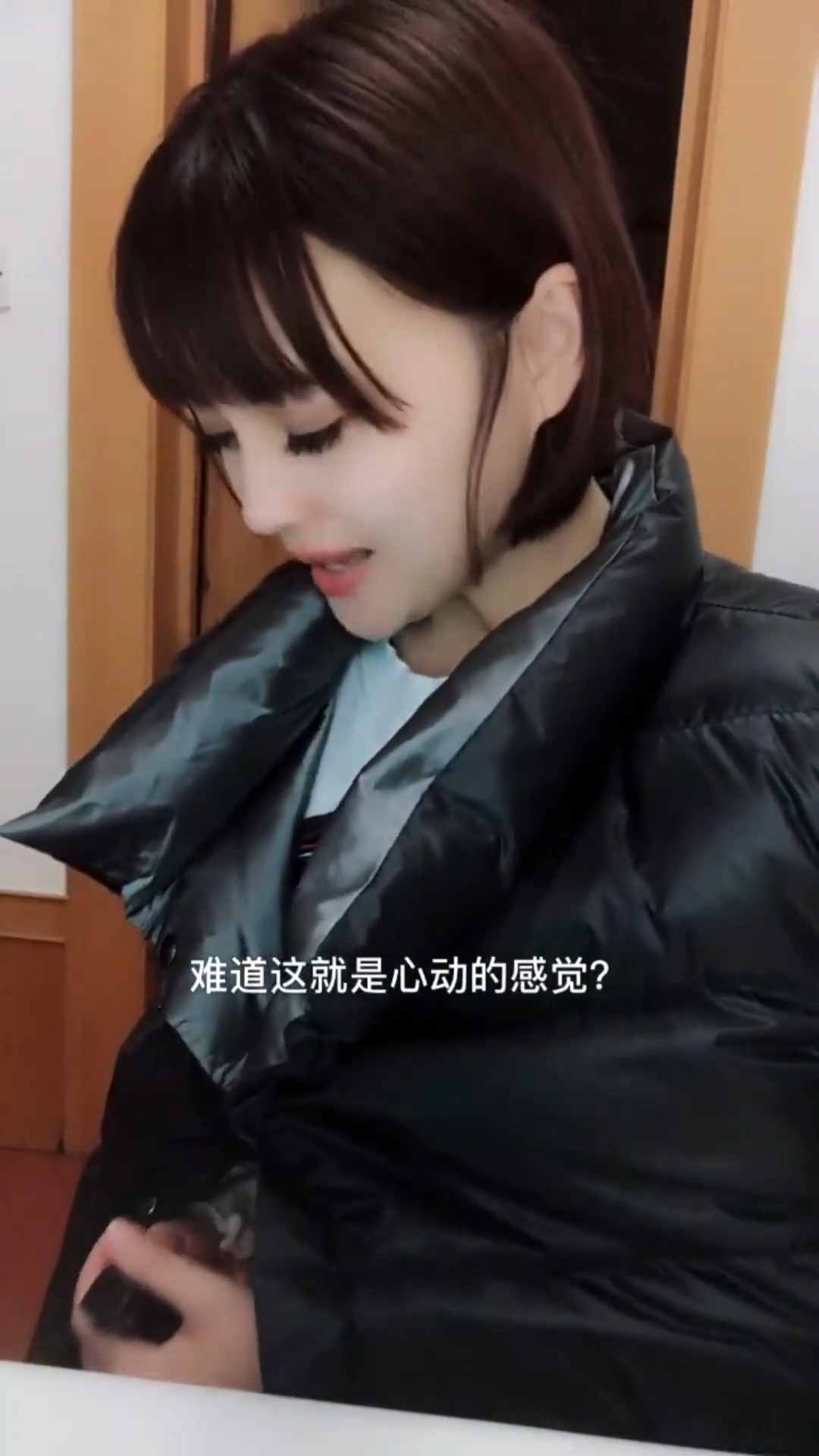 娱乐#大眼睛的短发小姐姐,这精致的五官用一代佳人来形容一点都不