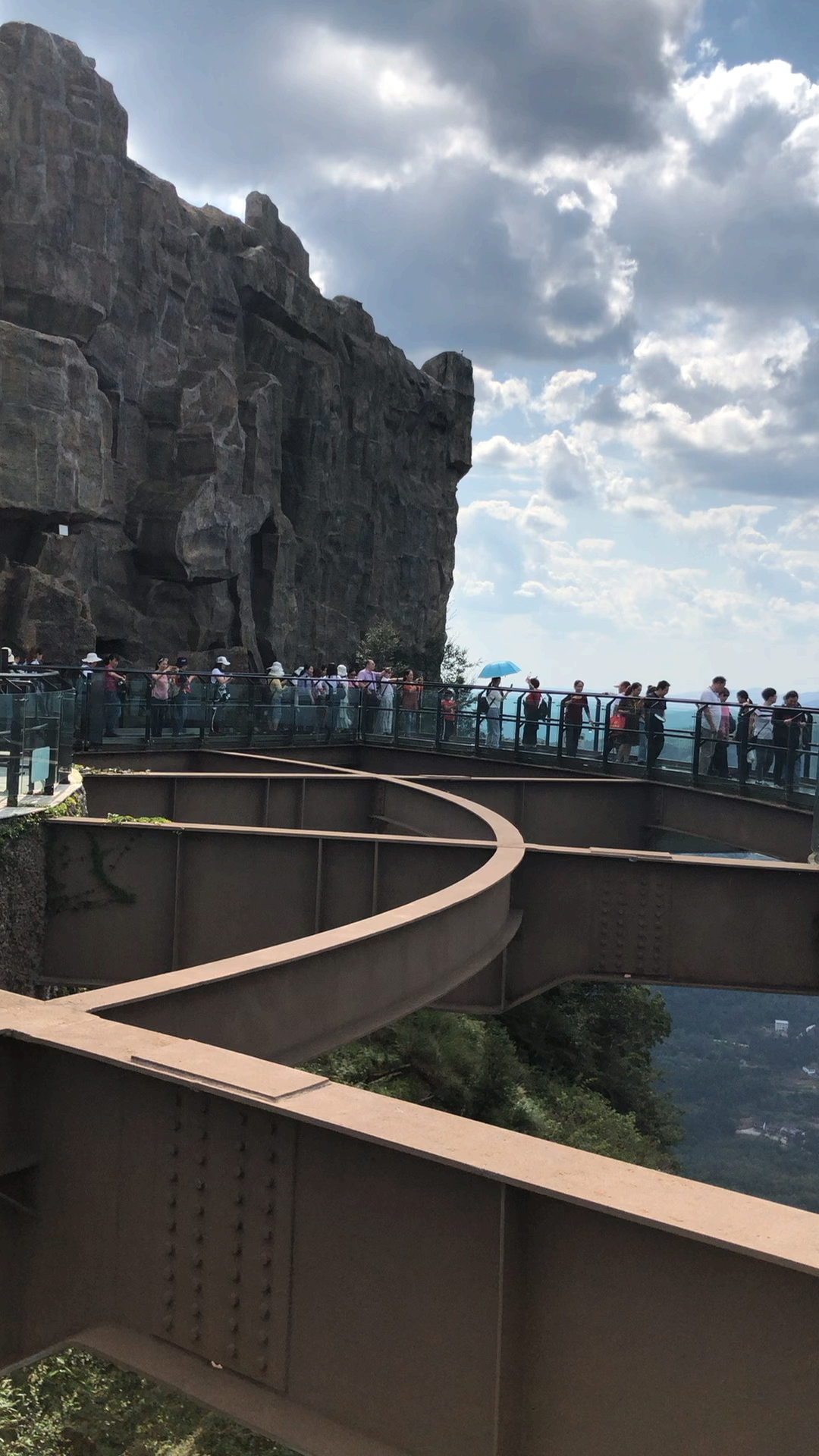 剑门关玻璃悬廊