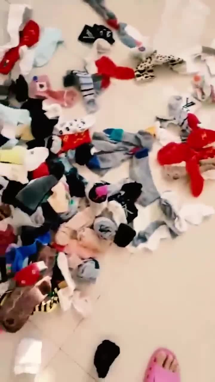 一年穿了这么多袜子,扔了挺可惜