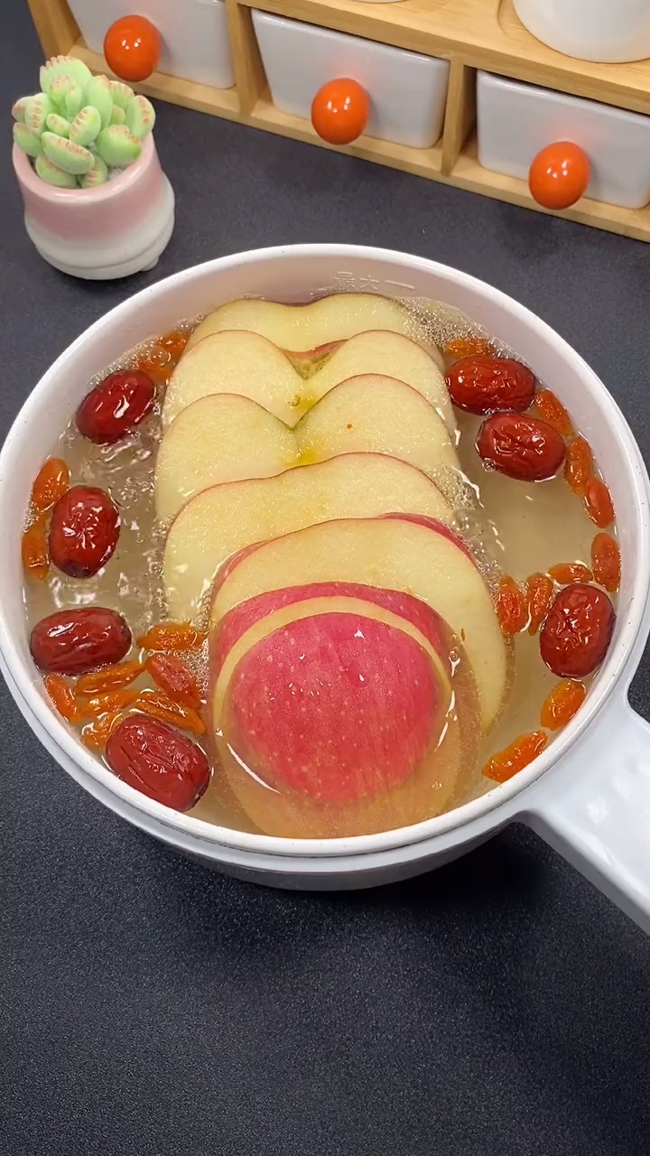 减掉大肚子大肚子赶紧起来试试这个苹果刮油汤超级好喝而且还掉秤快喝