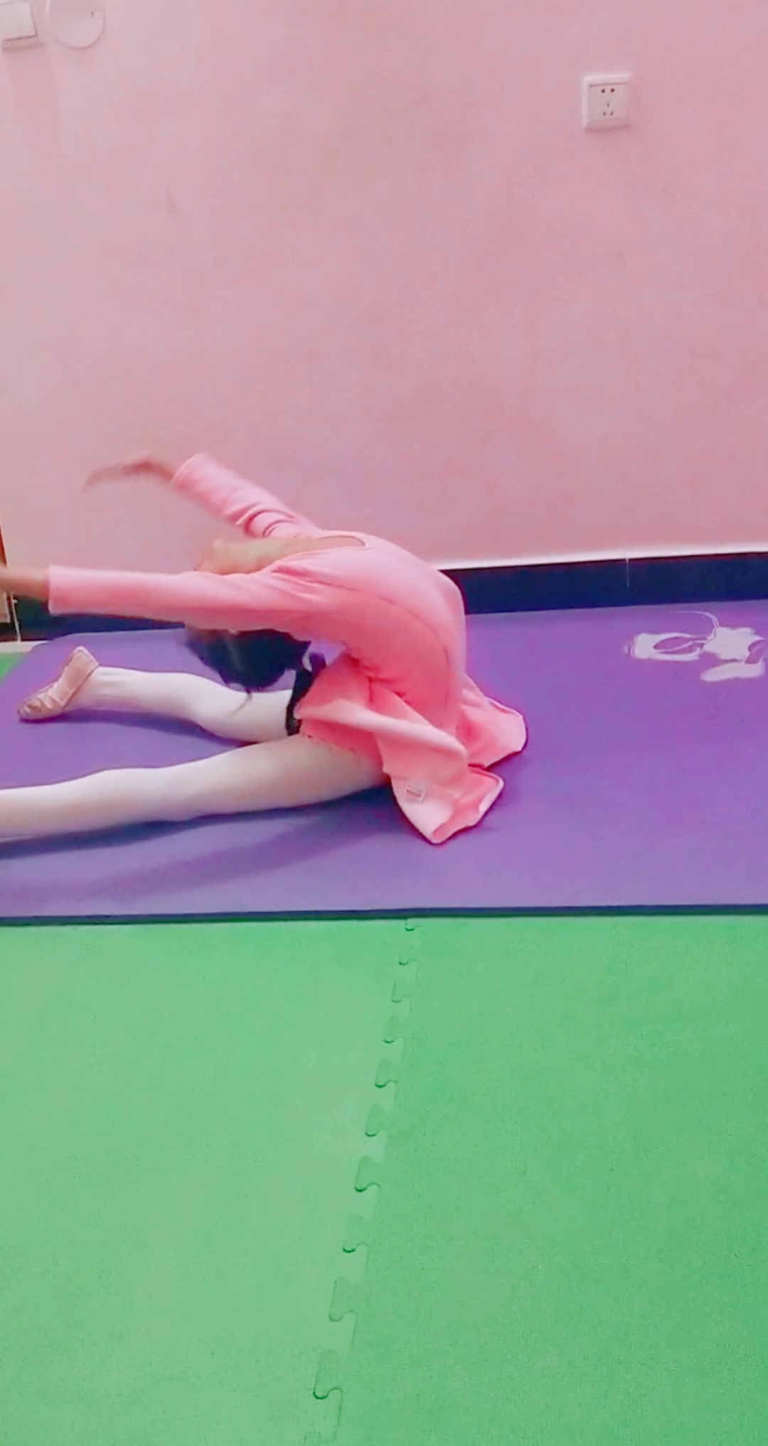 你喜欢的样子我都有#今天熙宝教大家下腰前这样练习拉腰