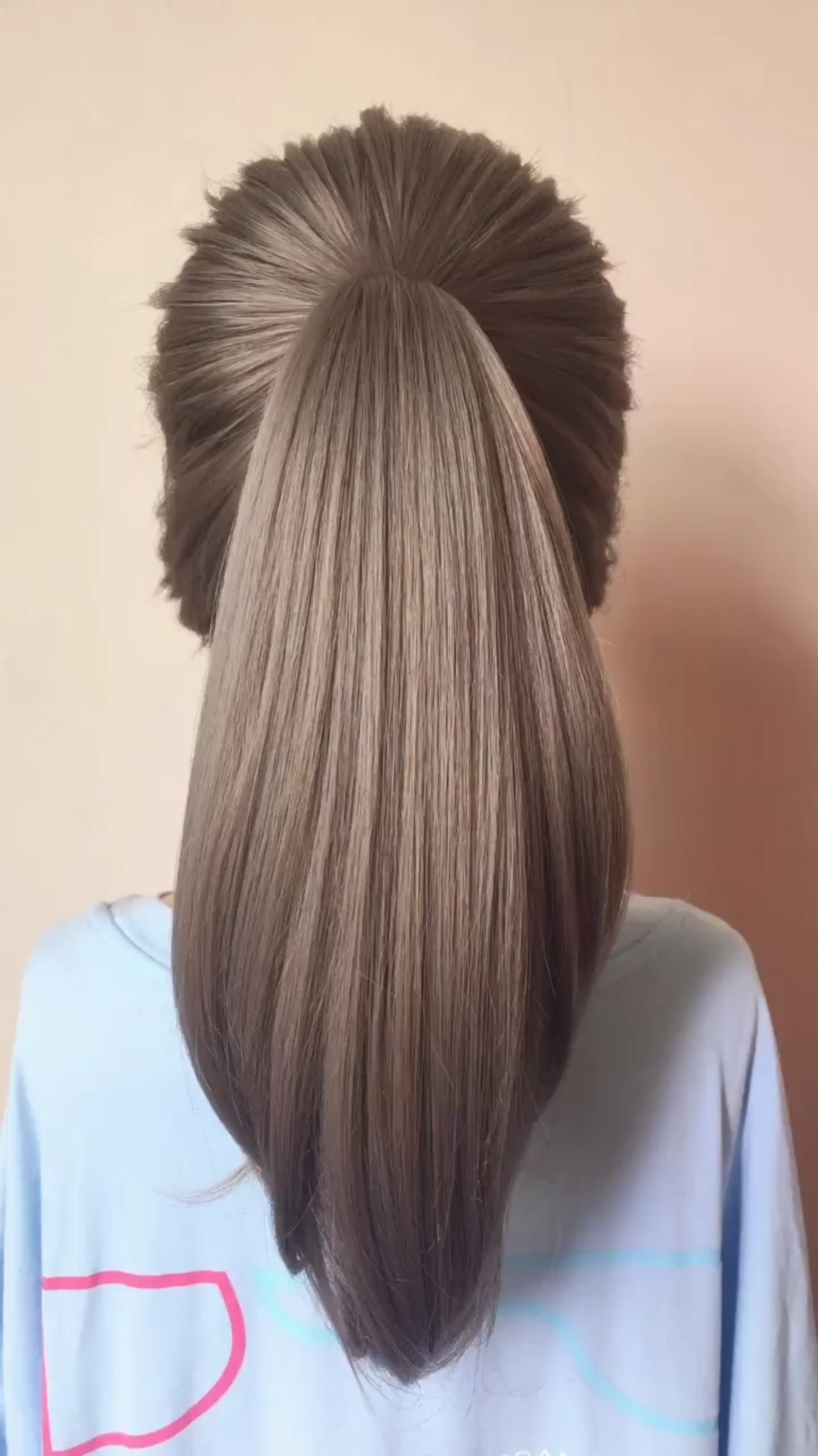 蝴蝶结高马尾