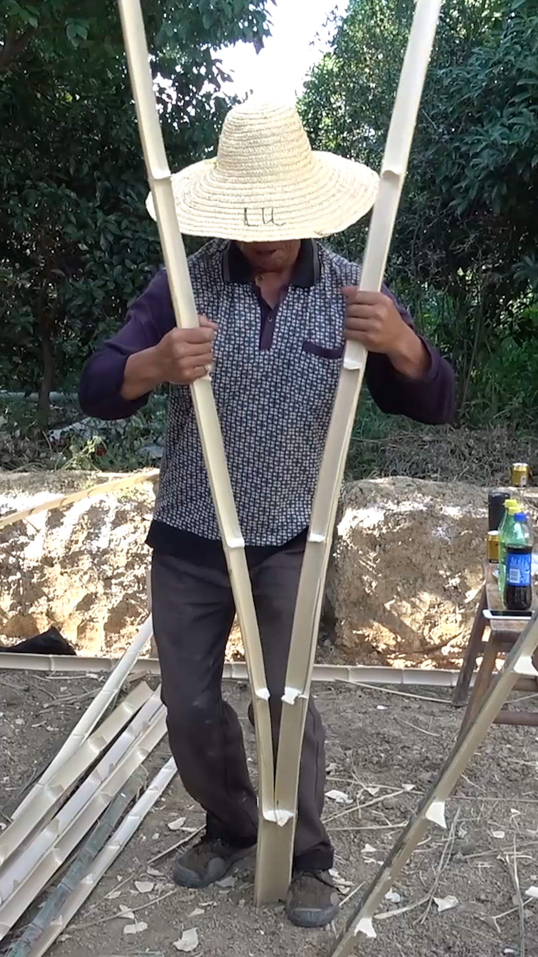 破这么多竹子要干嘛呢?