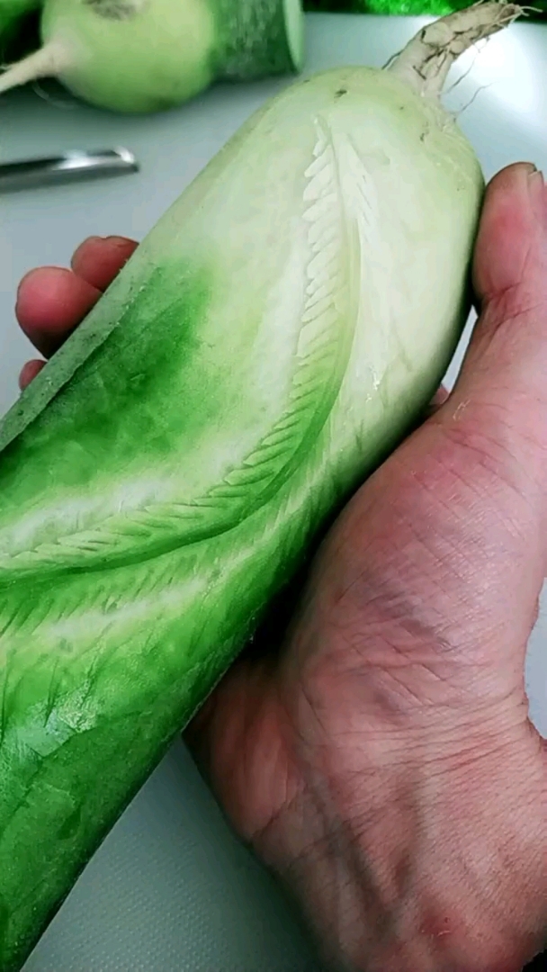 青萝卜雕刻凤尾你们学会了吗