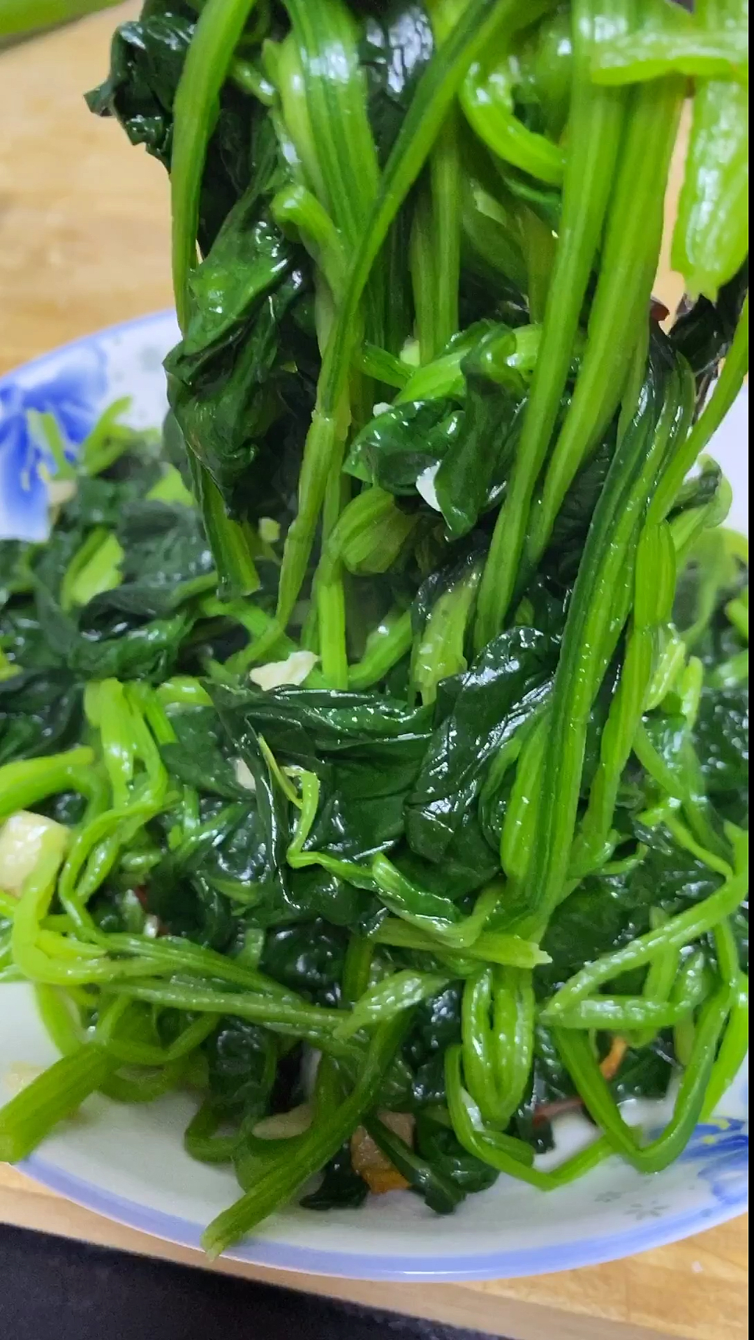 蒜蓉炒菠菜做法