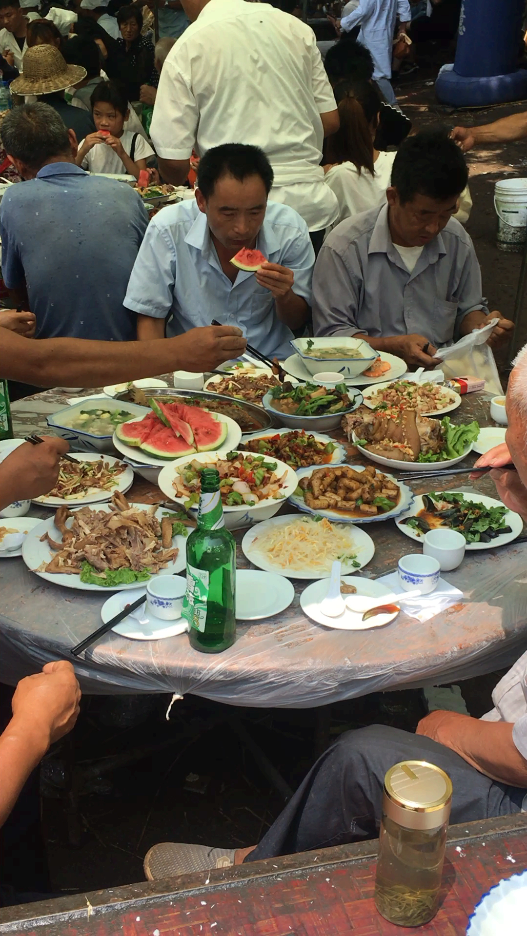 山东枣庄农村吃大席