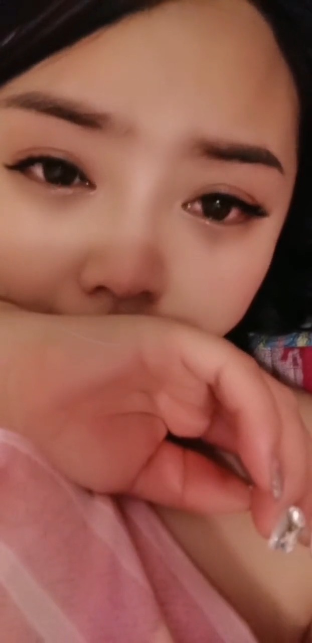 娱乐#漂亮的大眼睛,流出了心酸的眼泪