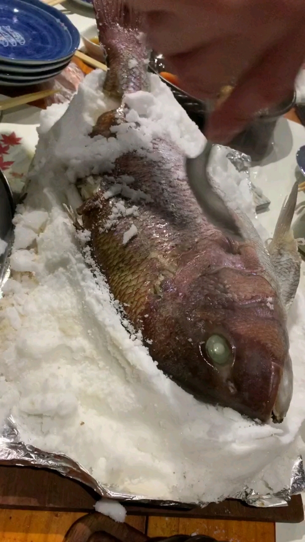 我们有叫花鸡,日本有150历史的叫花鱼,了解下