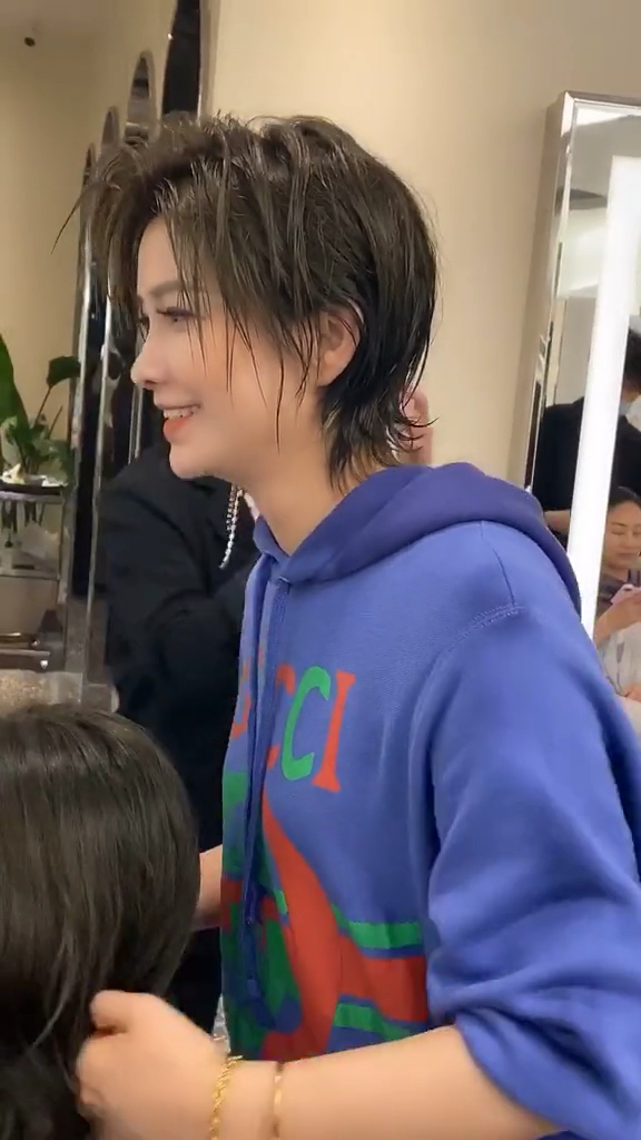 女生发型#深圳最好看的明星发型师!我是迷弟