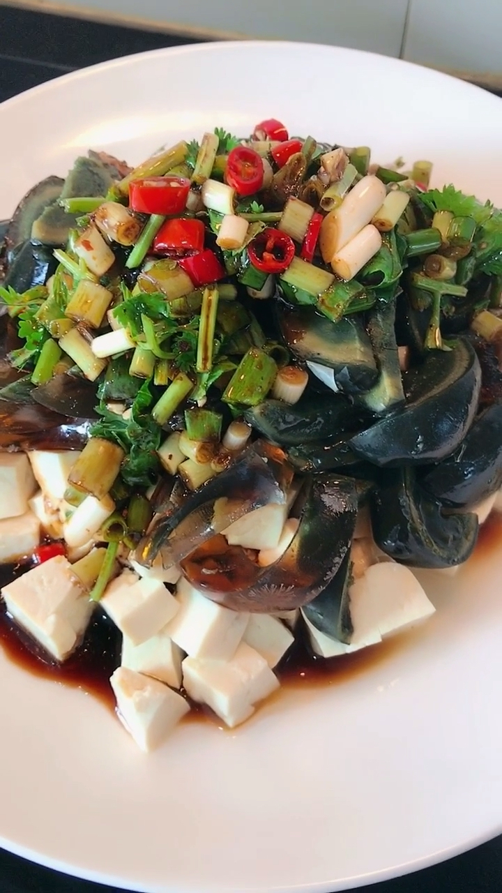 松花蛋拌豆腐教程