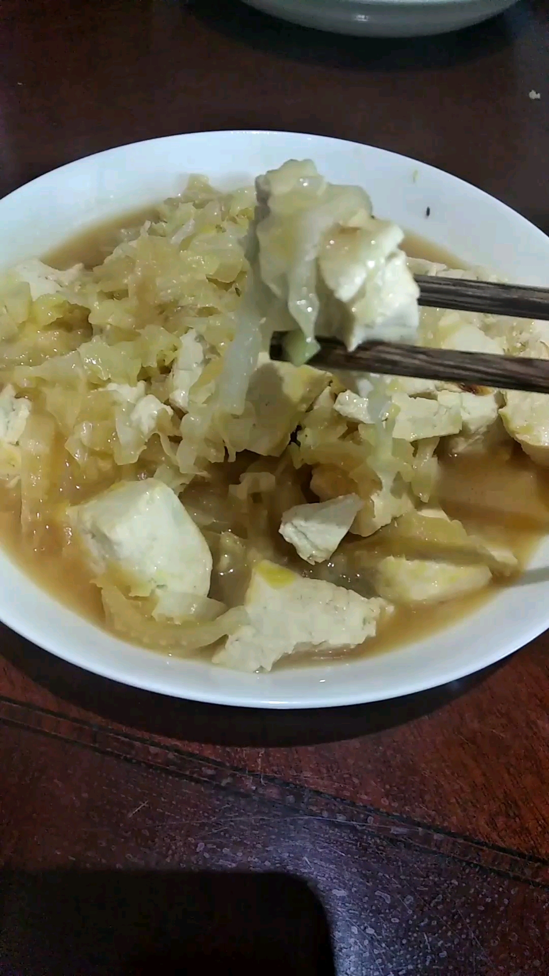 旧社会的饭菜,没一点儿油水儿.