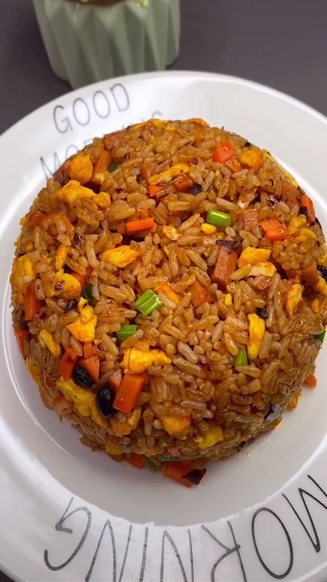 老干妈蛋炒饭,好做又好吃