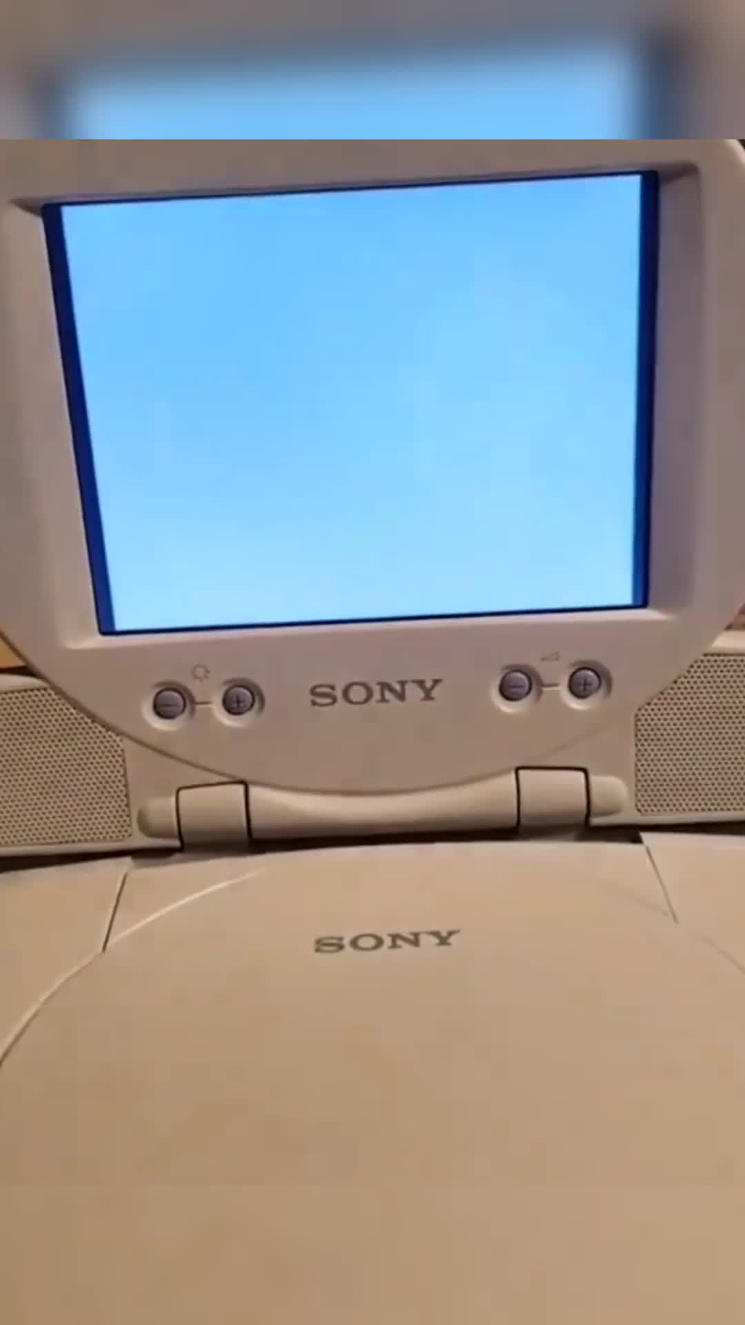 最近索尼新出的ps5游戏机火的不行,那么你见过20年前发布的psone吗?