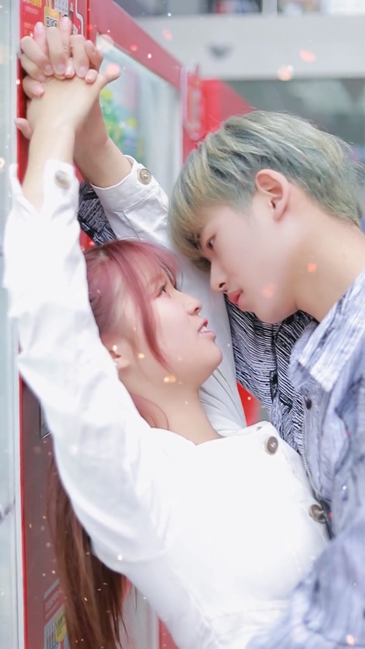 女生都是喜欢被自己喜欢的男生壁咚吗-度小视