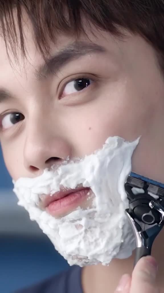 吴磊刮胡子也太好看了吧啊啊啊啊啊!我不允许任何人错过这个视频!