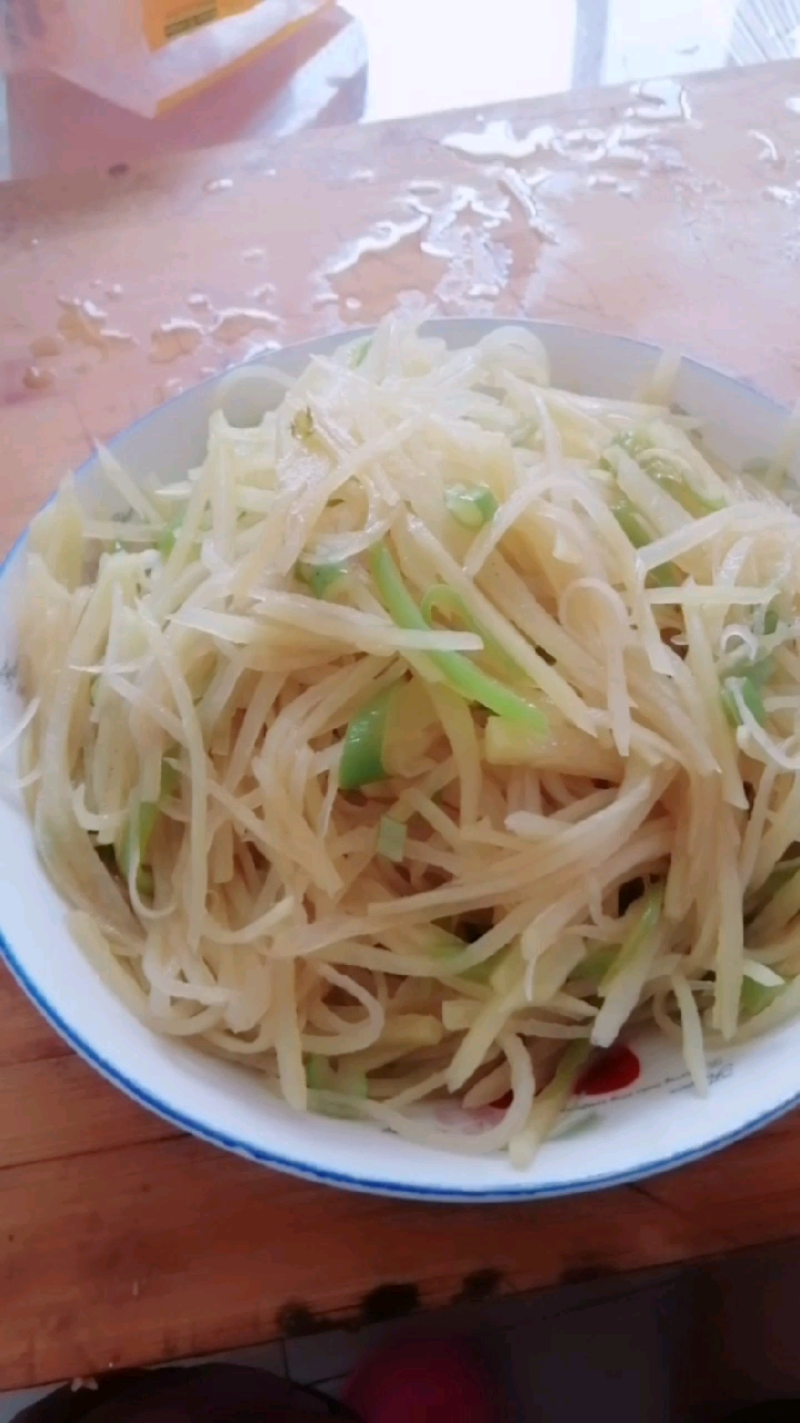 自己做的家常土豆丝
