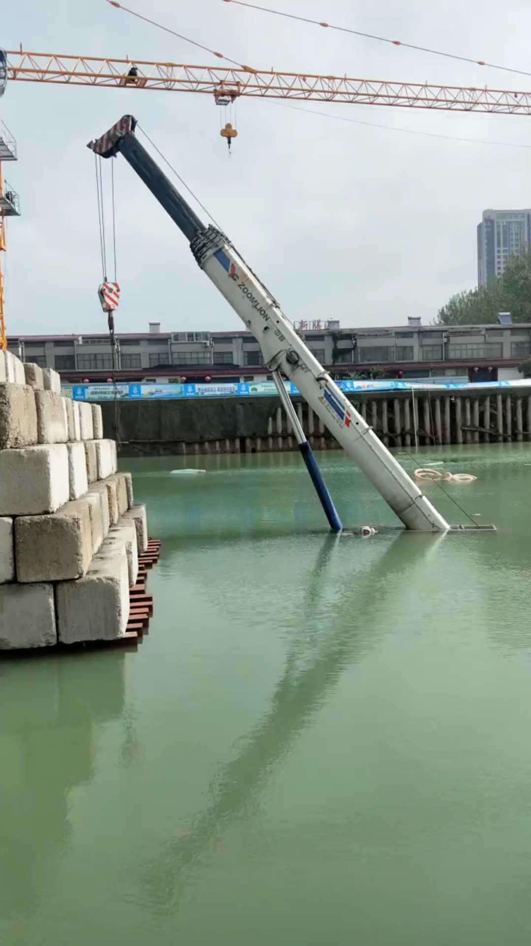 现在的技术可以让吊车在水下作业了吗