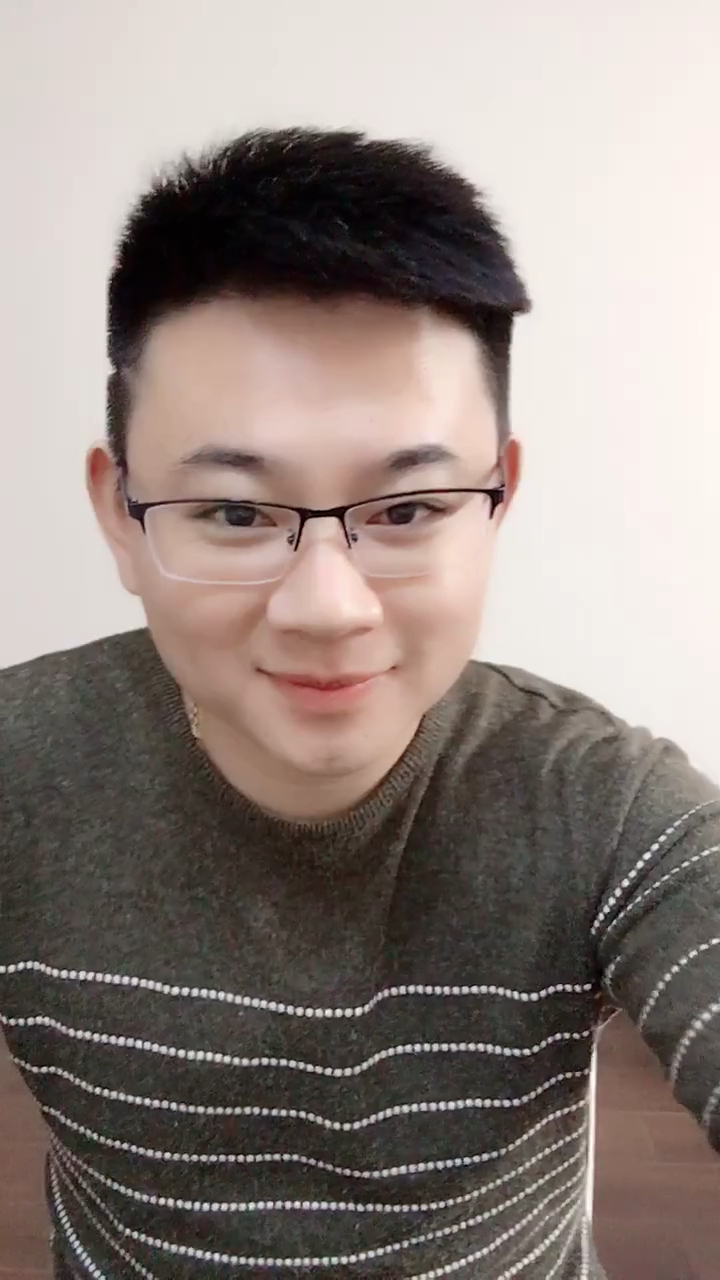 动脖子,不光新疆人会,女生会,我这种80後胖大叔也会!感觉最近又胖了