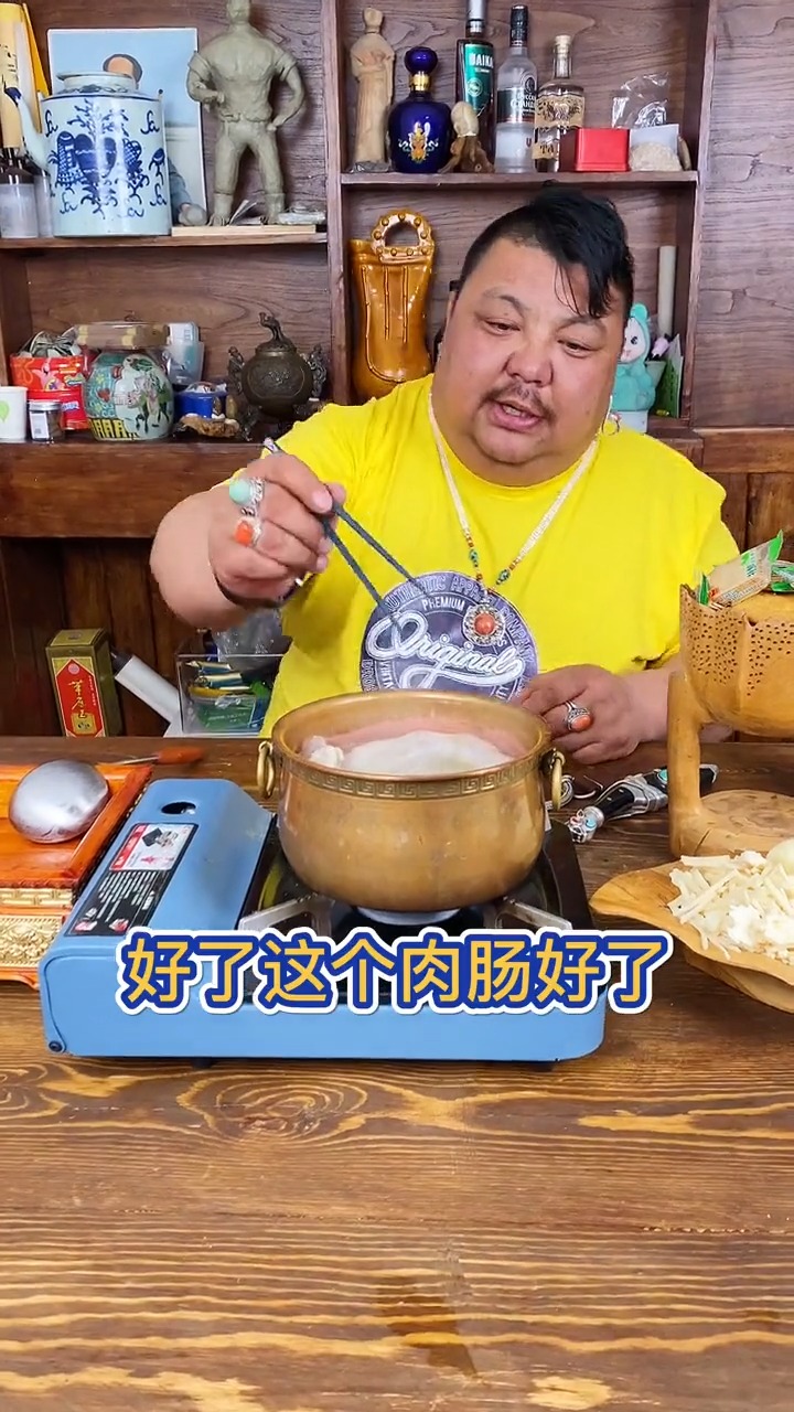 今天给大家说一下肚包肉肉肠的做法