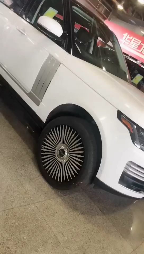 最新款的悬浮轮,真漂亮!