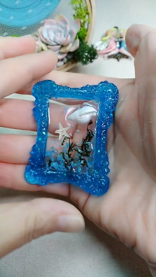 手工#透明背景的做法:uv胶 小配件,夜光好好看哦,等下就做条小透明