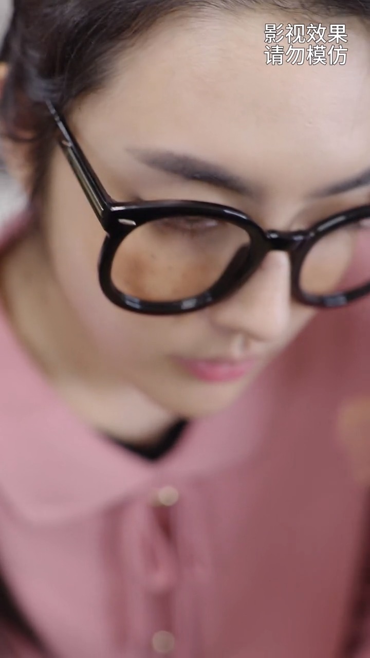 全民小剧场#《丑女大改造》第一集:走错房间,却意外撞见个大帅哥?