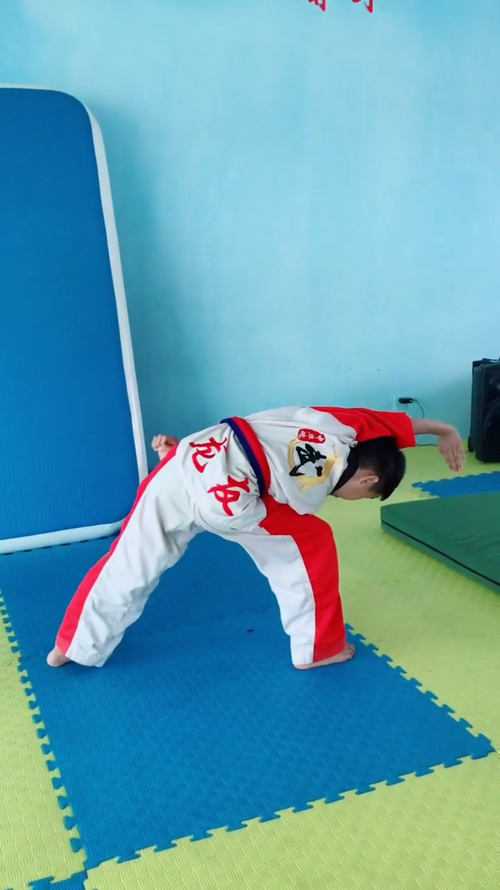 摸地旋风辅助方法一