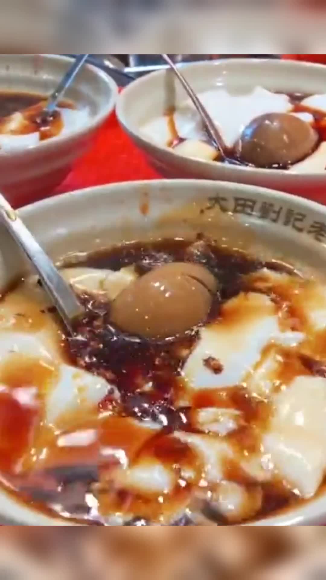 好吃的老豆腐脑,到底是甜的好吃,还是咸的香?