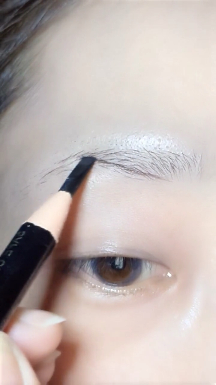 2018最火的欧式镰刀眉点个赞支持下呗