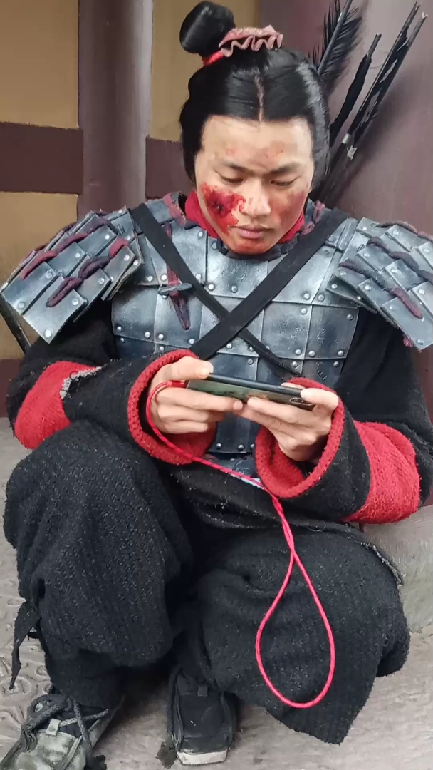 穿越到秦朝玩手机