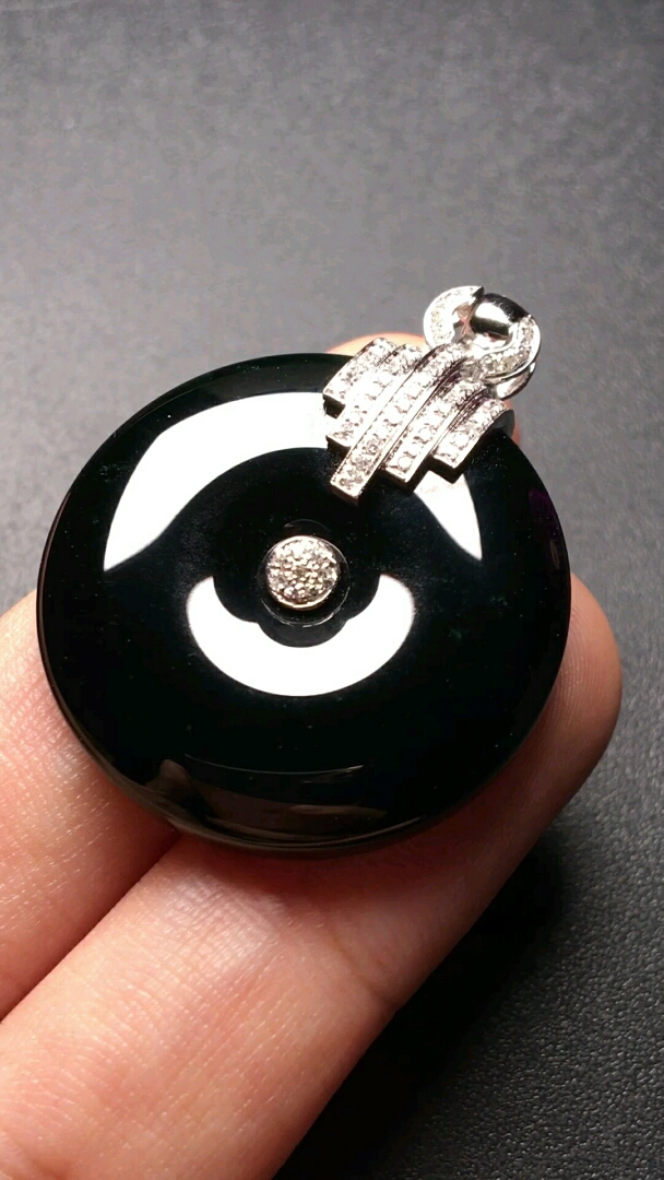 111525墨翠平安扣