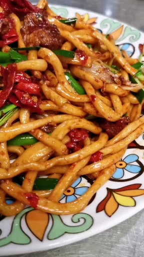 美食记#新疆美食,干煸二节子炒面,攒劲的很,屏幕前的你有没有流口水
