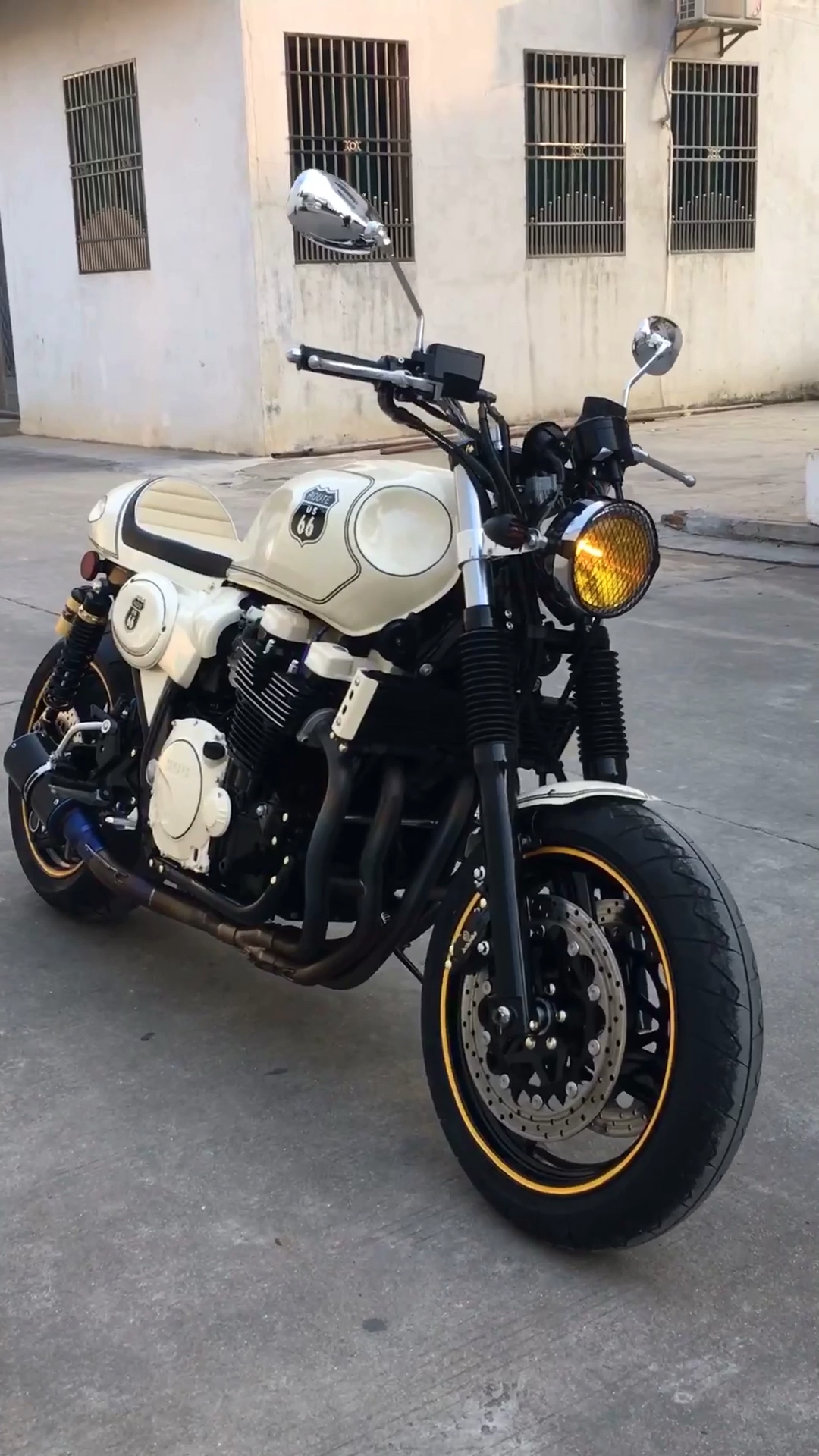 雅马哈xjr1200 爆改定制复古风格 整车改装件非常多