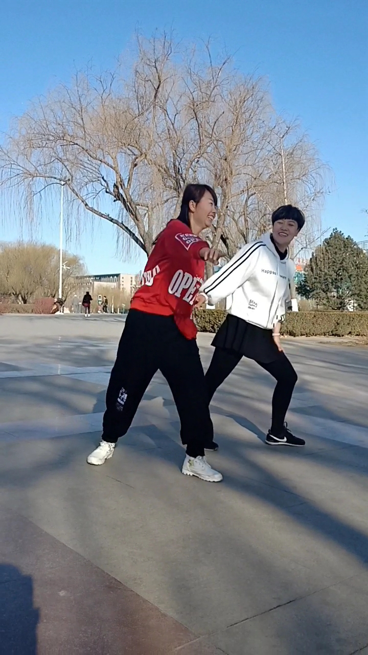 不如跳舞#俩美女漂亮的曳步舞