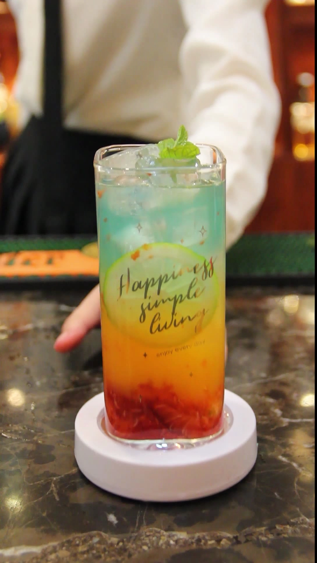 网红饮品#一杯渐变色家庭鸡尾酒,看了就会