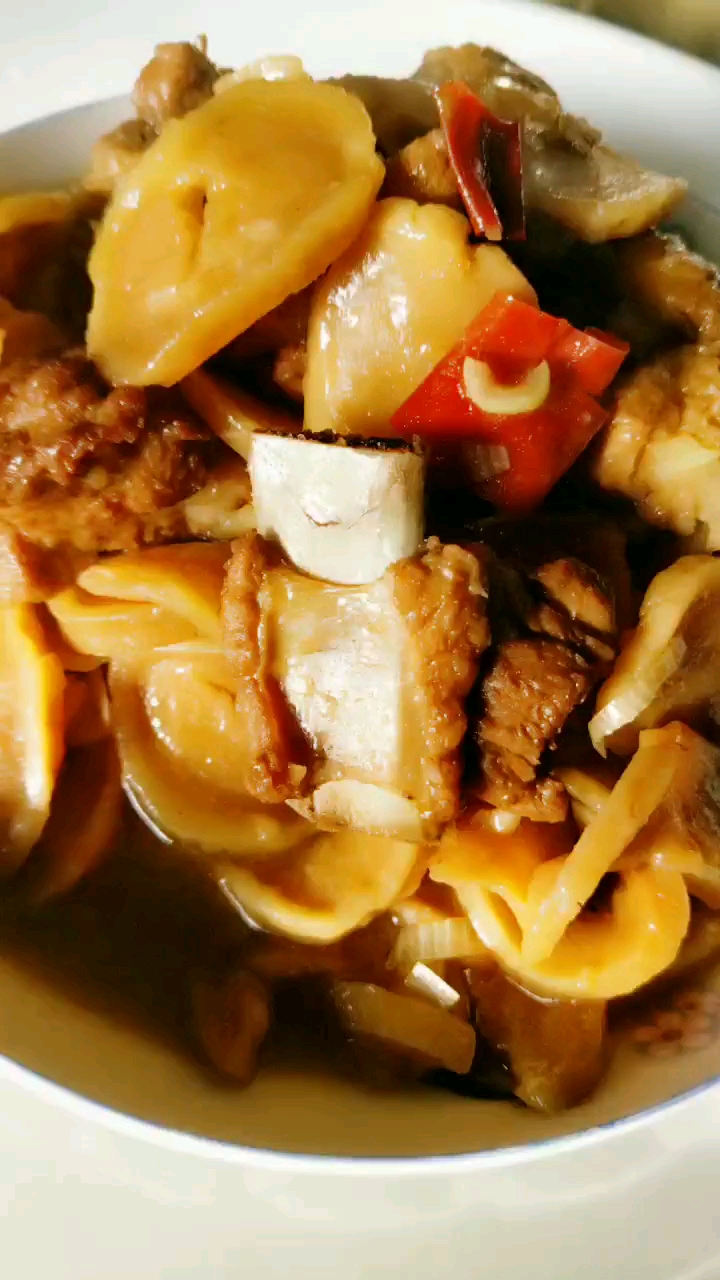 喜哥教你排骨炖土豆干的做法