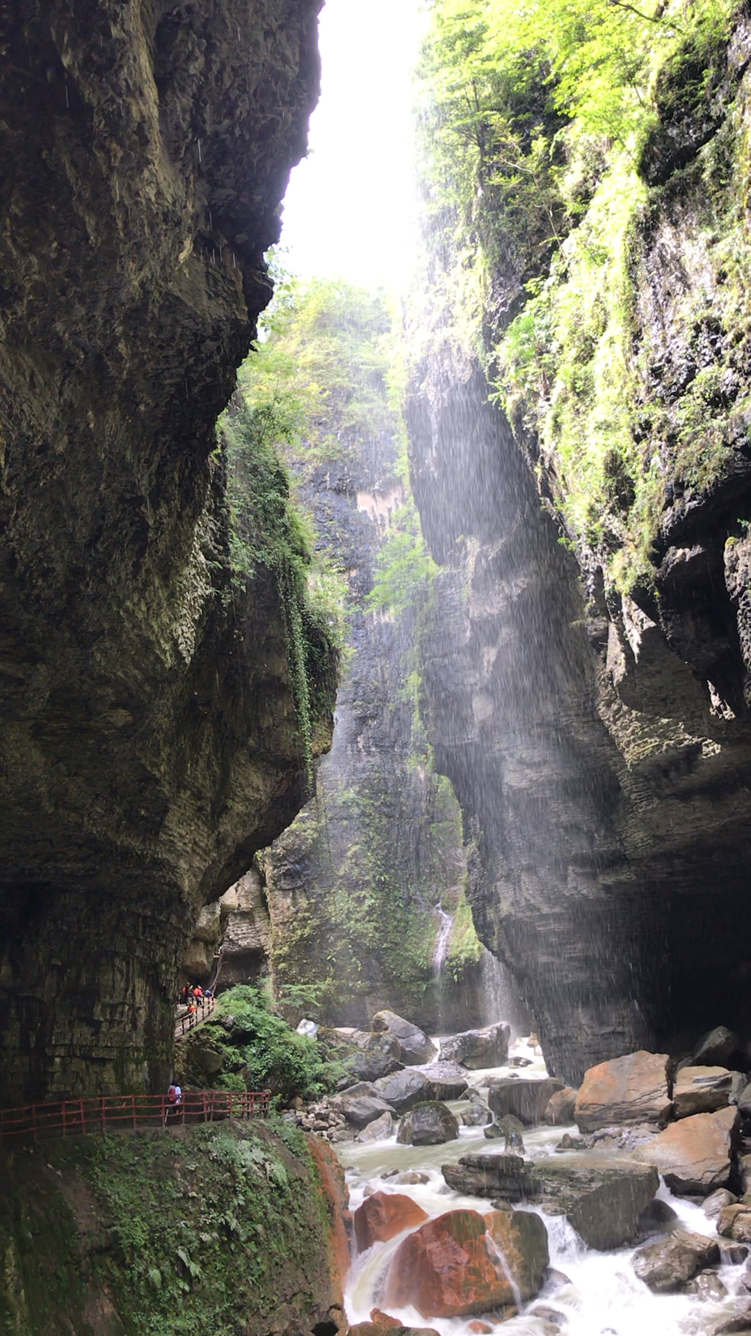 鹿院坪地缝图片